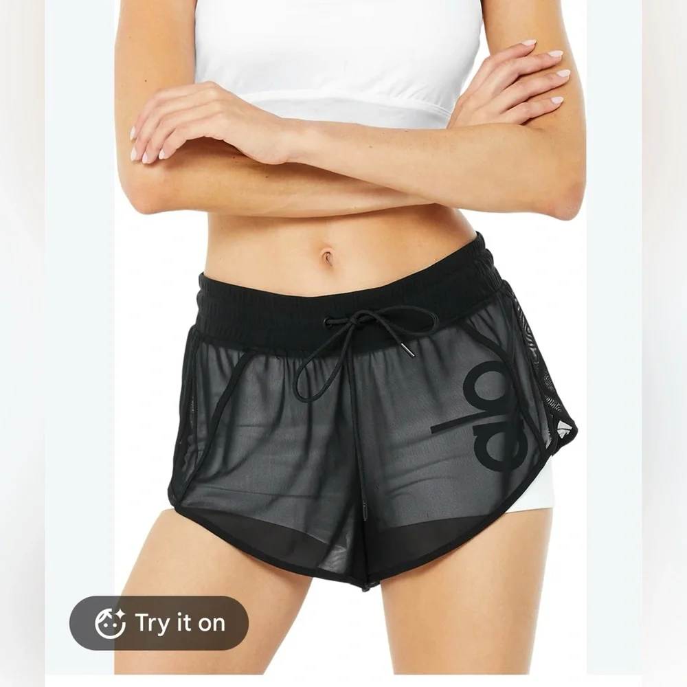 ALO ambience Yoga Black Layered Mesh Athletic Shorts size M